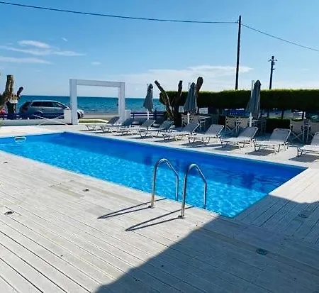 Sofia's Beachfront Maisonette * 索佐波尔