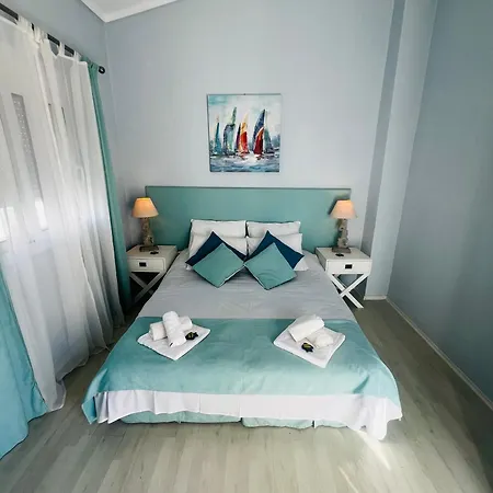 Sofia's Beachfront Maisonette *