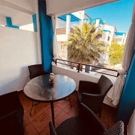 Sofia's Beachfront Maisonette Szálloda